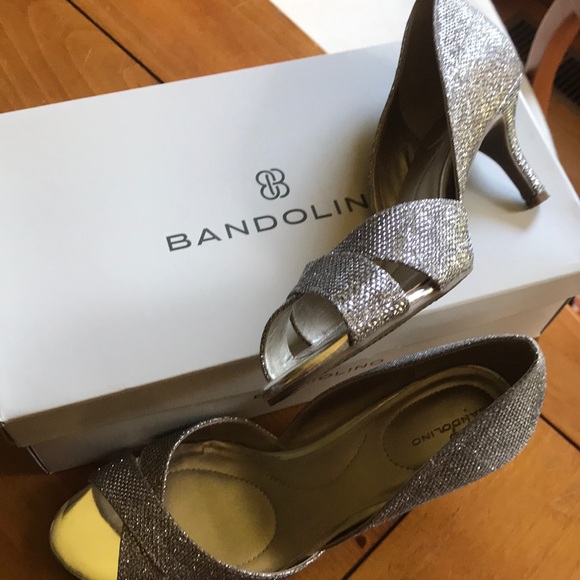 Silver heels - Picture 4 of 5